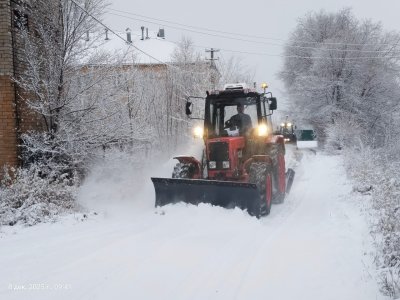 В Увельском округе началась очистка дорог от снега