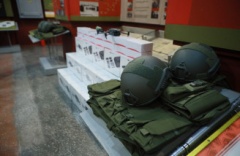 Алексей Текслер передал южноуральским военнослужащим специальное оборудование и экипировку