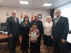 В Усть-Катаве подведены итоги конкурса на лучшее новогоднее оформление дома