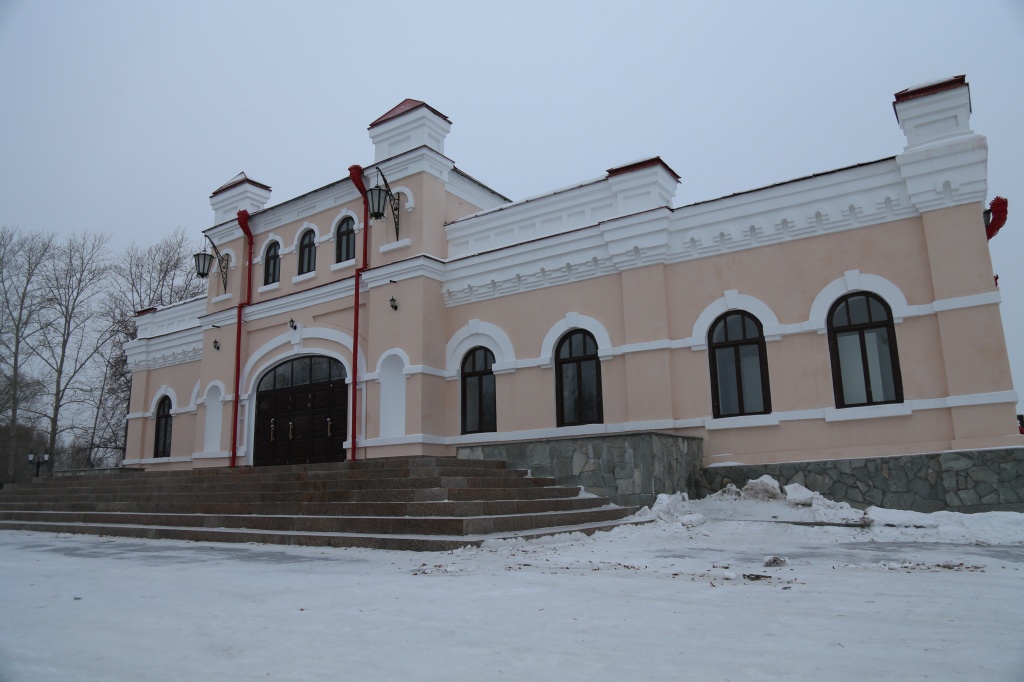 Дк кыштым. Народный дом Кыштым. ДК народный дом Кыштым. Набережная народного дома Кыштым. Народный дом Кыштым 2004.