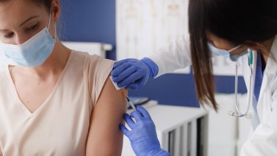 Вакцинация – самый простой и эффективный способ защититься от COVID-19!