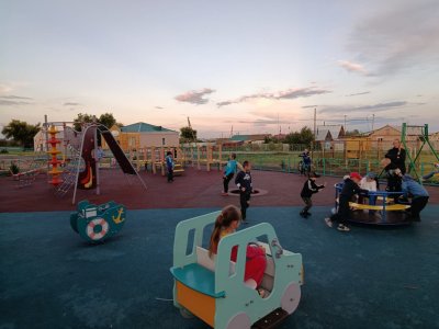 В селе Петровском Увельского района открылась новая детская площадка
