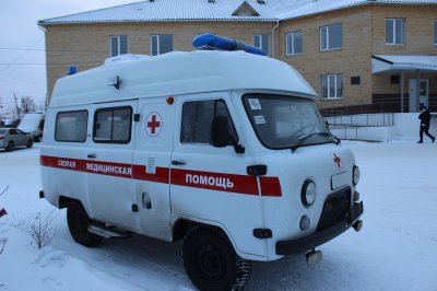 Увельская больница получила новый автомобиль скорой помощи