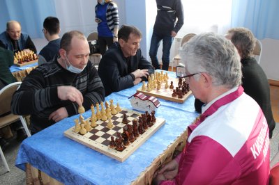 «Уральская метелица». В «Восходе» прошли соревнования по шахматам и шашкам!