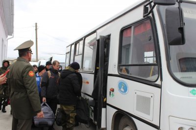 29 сентября несколько автобусов увезли на учебный пункт в Екатеринбург для боевого слаживания и подготовки очередную команду увельчан