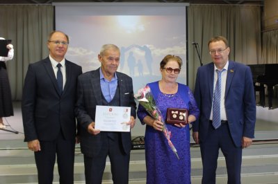 В Увельском районе чествовали семьи со стажем!