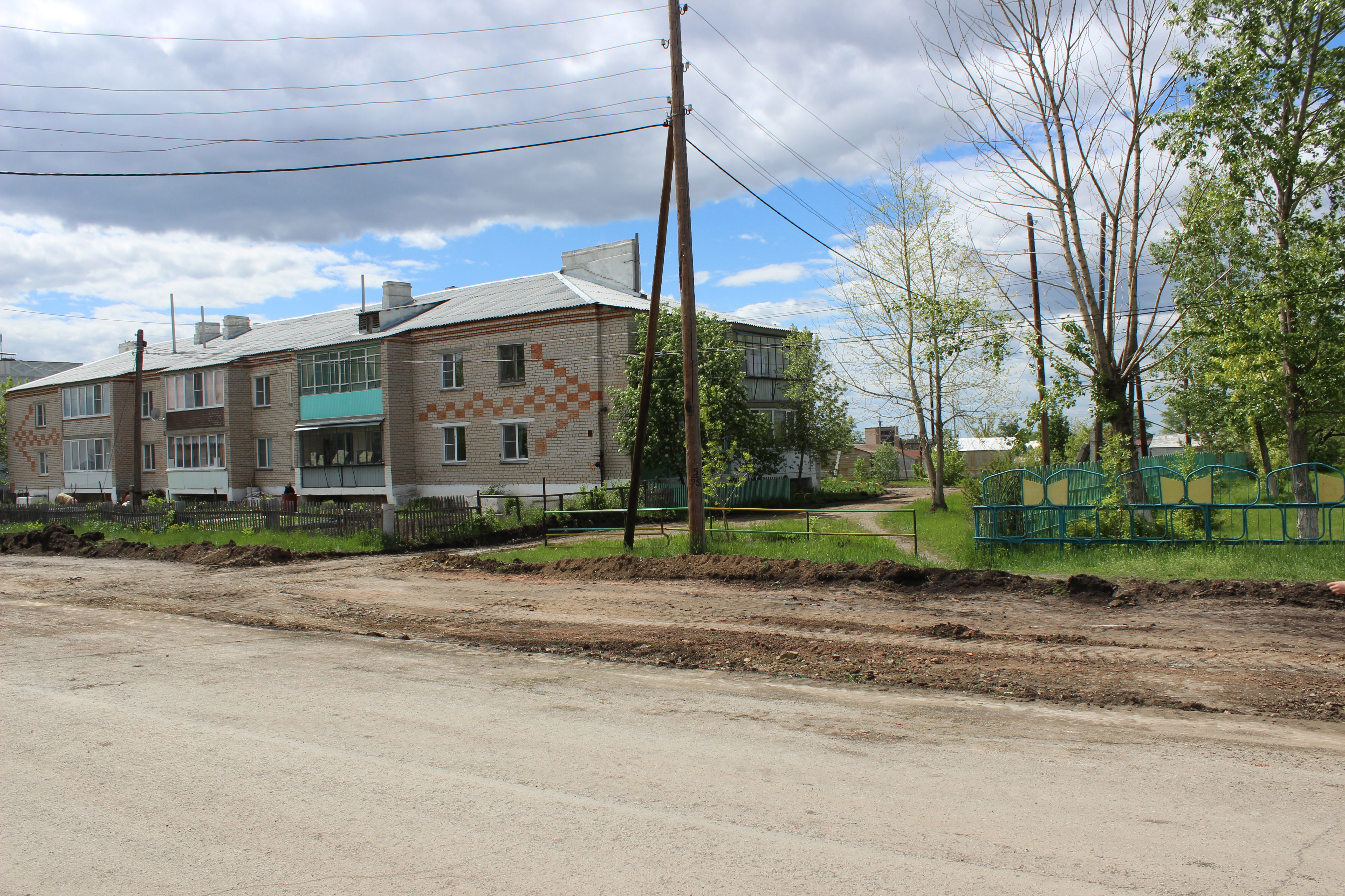 В селах Увельского района обновляются дворы