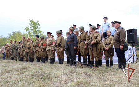 В Челябинске сотрудники Росгвардии приняли участие военно-историческом фестивале 