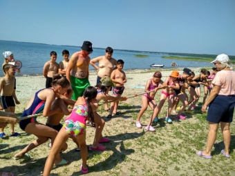 Сегодня на берегу озера Чебакуль прошел любимый праздник детей - день Нептуна.