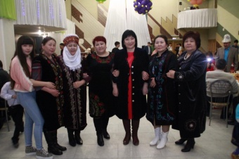 «Этнокорзина» в День народного единства – многодетным и малоимущим семьям