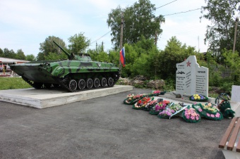 БМП в сквере у автостанции