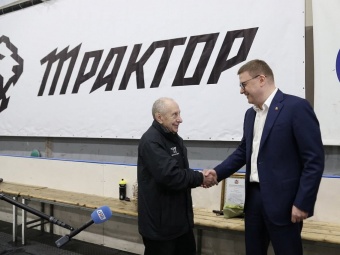 Алексей Текслер поздравил с юбилеем заслуженного тренера Российской Федерации Виктора Перегудова