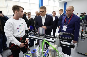 Алексей Текслер осмотрел социальные объекты Озерска