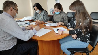 В администрации района готовятся к проведению голосования за выбор объектов, которые будут благоустроены в рамках национального проекта "Формирование комфортной городской среды" в 2022 году.