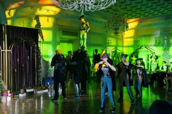 Алексей Текслер поздравил с Новым годом юных талантливых южноуральцев 