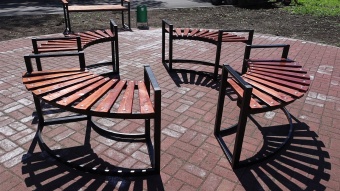 В районной больнице с.Кунашак благоустроен сквер