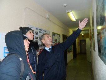 В рамках акции «Студенческий десант» сотрудники полиции Кунашакского района провели со студентами экскурсию и организовали совместный матч по футболу