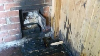 Платье вспыхнуло: двух детей обожгло горящим бензином на Урале