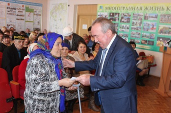 Глава района Сибагатулла Аминов вручил жилищные сертификаты   нуждающимся жителям района.