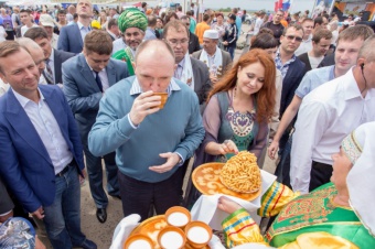На сабантуе  Южного  Урала  приняла участие большая  делегация  Башкортостана