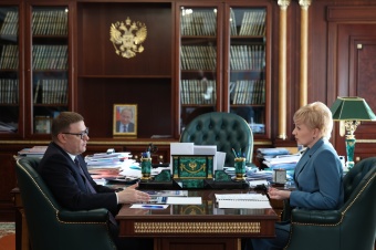 Алексей Текслер провел встречу с Уполномоченным по правам человека в регионе Юлией Сударенко