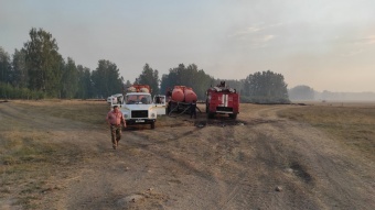 Пожарные продолжают работать в режиме нон-стоп 
