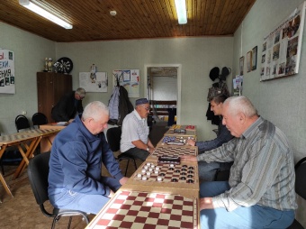 30 сентября в физкультурно-оздоровительном комплексе «Саулык» прошел традиционный турнир по шашкам среди ветеранов, посвященный Дню пожилого человека.