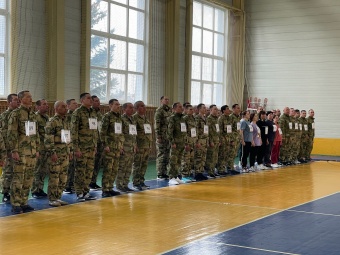 ВОЕННОСЛУЖАЩИЕ ВОИНСКОЙ ЧАСТИ СДАЮТ НОРМЫ ГТО
