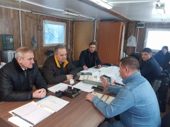 Глава округа побывал на строительной площадке ледовой арены