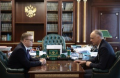 Губернатор Челябинской области Алексей Текслер провел встречу с депутатом Госдумы Олегом Голиковым