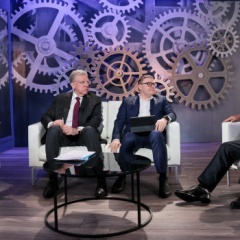 Алексей Текслер работает в Москве на XIII Гайдаровском форуме