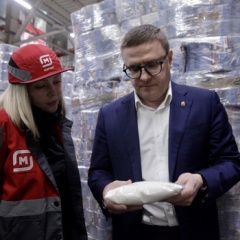 Губернатор Челябинской области Алексей Текслер посетил один из распределительных центров крупной торговой сети