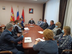 Глава округа провел совещание по организации функционирования ледовых катков 