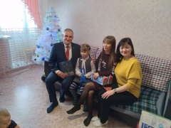 «Ёлка желаний» пришла ещё в одну семью