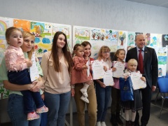 В Усть-Катаве отмечены лучшие работы в конкурсе рисунков "Час Земли"