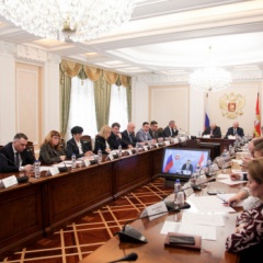 Алексей Текслер встретился с представителями банковского сектора и деловых сообществ