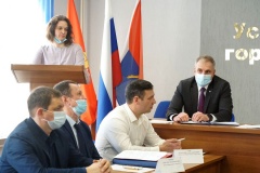 Спорткомплекс снизил цены на прокат коньков и лыж 